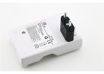 Batterijlader NiMH AA met 4 * 2500mAh oplaadbare batterijen