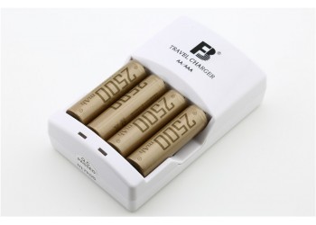 Batterijlader NiMH AA met 4 * 2500mAh oplaadbare batterijen