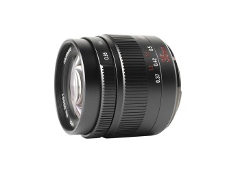 7artisans 35mm F0.95 manual focus lens voor Sony systeem camera + Gratis lenspen + 52mm uv filter en zonnekap