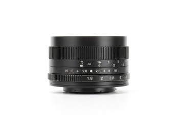 7artisans 50mm F1.8 manual focus lens voor Fujifilm systeem camera + Gratis lenspen + 52mm uv filter en zonnekap