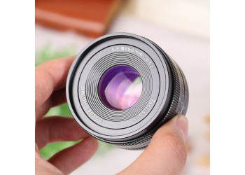 7artisans 50mm F1.8 manual focus lens Olympus Panasonic systeem camera + Gratis lenspen + 52mm uv filter en zonnekap