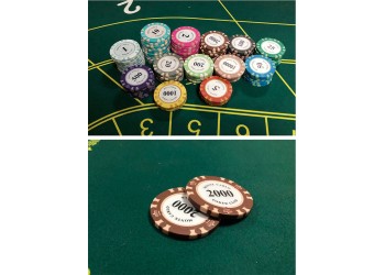 50 stuk Professionele Upscale Klei Casino Texas Poker Chips 14G waarde 1 2 5 10 25 met Dobbelstenen