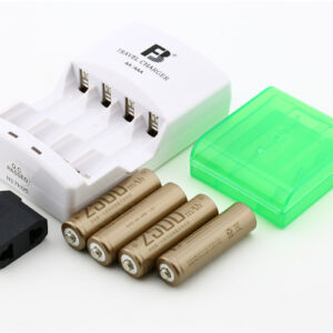 Batterijlader NiMH AA met 4 * 2500mAh oplaadbare batterijen